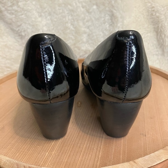 EUC Comfortiva Amora Black Patent Leather Heels Pumps Shiny Glossy Size 6W - Picture 5 of 9